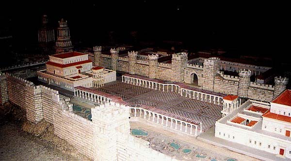 Фото модели иудейского храма на горе Мориа